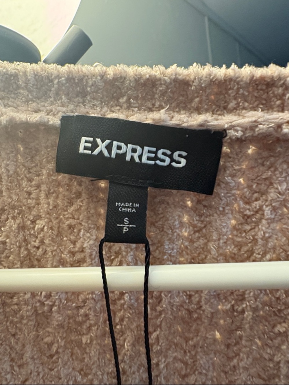 Express V-Neck Chunky Knit Sweater - Dusty Mauve - Picture 2 of 3